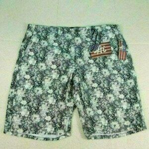 Authentic Icon American Idol Black/White Shorts Size 36